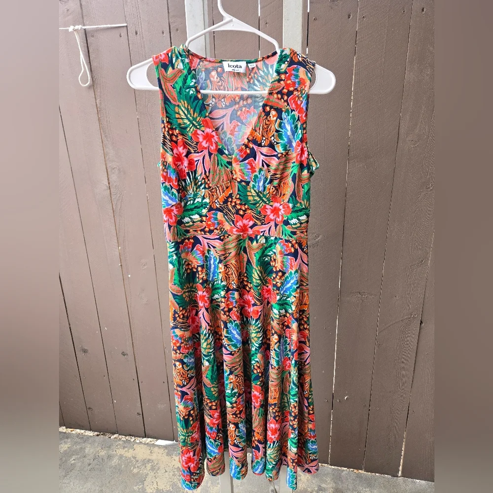 Leota Vibrant Tropical Print Maxi Dress - Picture 1 of 3